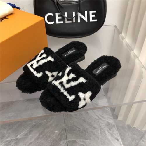 High Quality Luxury Louis Vuitton Teddy Fluffy Slippers