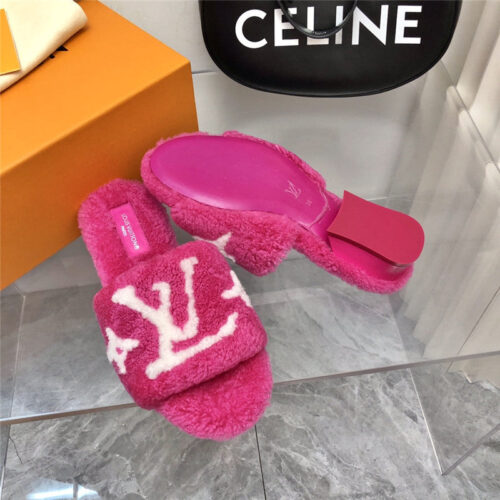 High Quality Luxury Louis Vuitton Teddy Fluffy Slippers – Style 34147 product detail