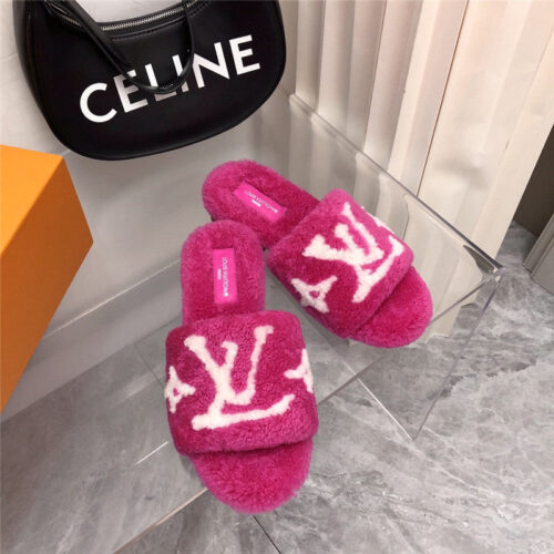 High Quality Luxury Louis Vuitton Teddy Fluffy Slippers – Style 34147 product detail