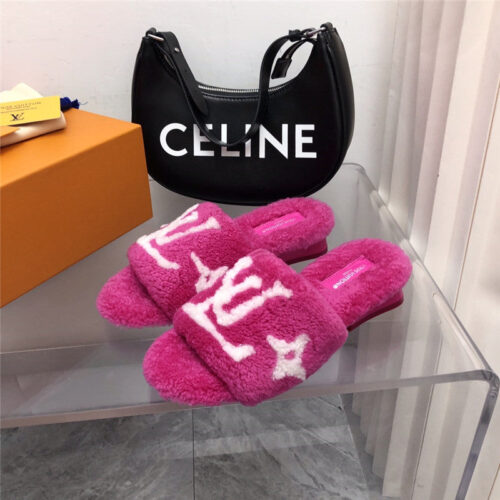 High Quality Luxury Louis Vuitton Teddy Fluffy Slippers – Style 34147
