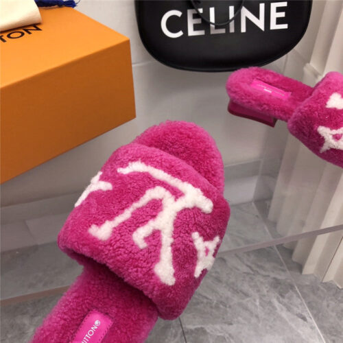 High Quality Luxury Louis Vuitton Teddy Fluffy Slippers – Style 34147 product detail