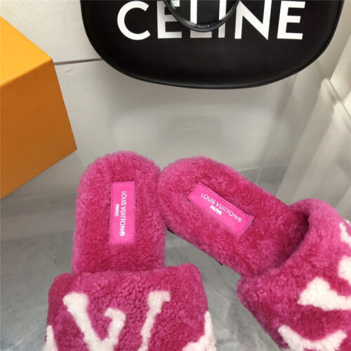 High Quality Luxury Louis Vuitton Teddy Fluffy Slippers – Style 34147 product detail