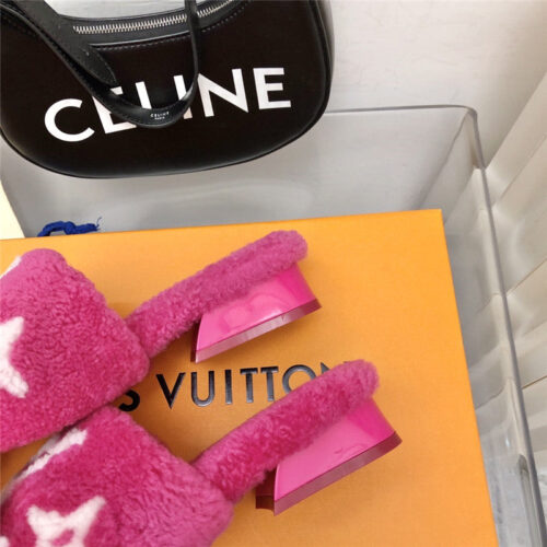 High Quality Luxury Louis Vuitton Teddy Fluffy Slippers – Style 34147 product detail