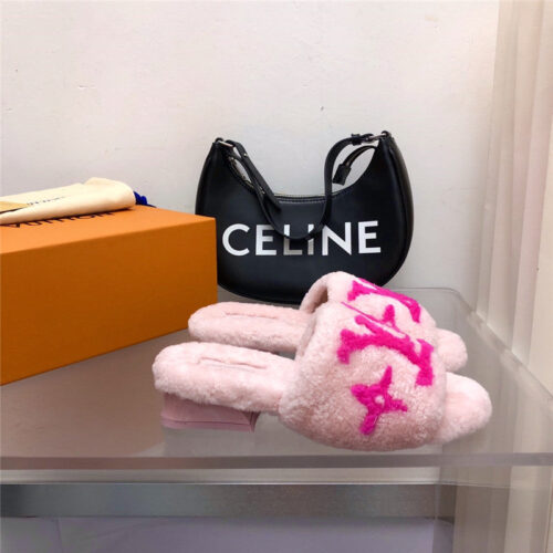 High Quality Luxury Louis Vuitton Teddy Fluffy Slippers – Style 20579 product detail