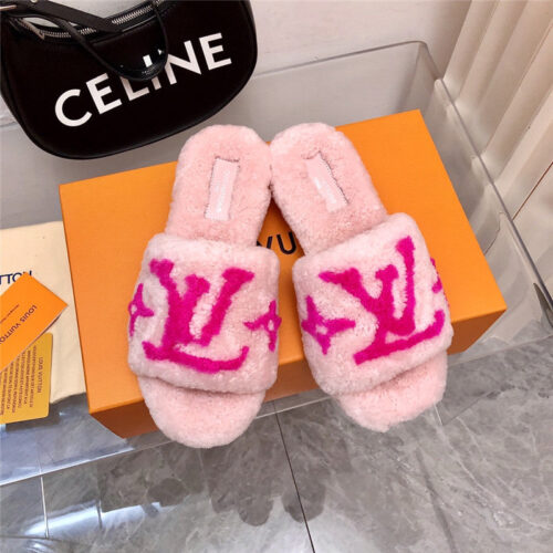 High Quality Luxury Louis Vuitton Teddy Fluffy Slippers – Style 20579 alternate view