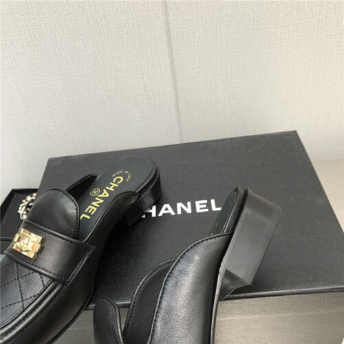 High Quality Luxury Chanel Leather Slippers Womens – Style 80550 product detail