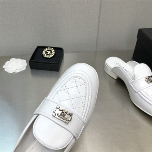 High Quality Luxury Chanel Leather Slippers Womens – Style 83942 product detail