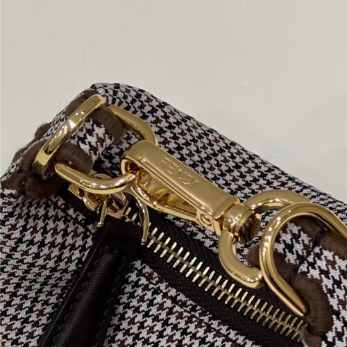 High Quality Luxury Fendi Crescent Underarm Bag product detail