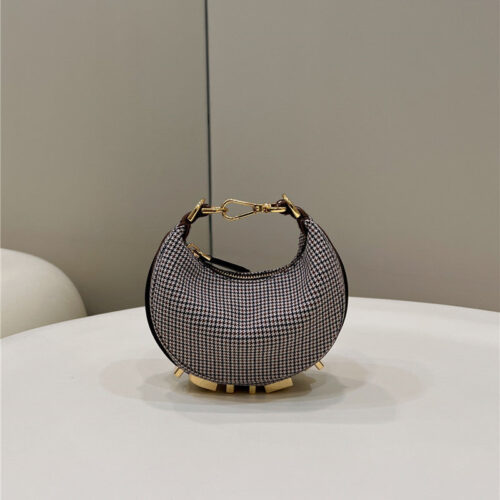 High Quality Luxury Fendi Crescent Underarm Bag alternate view