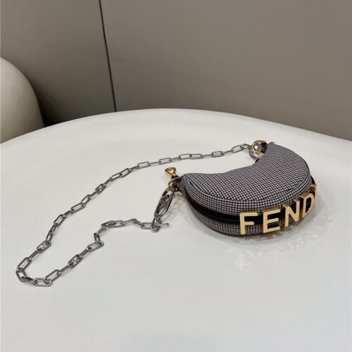 High Quality Luxury Fendi Crescent Underarm Bag product detail