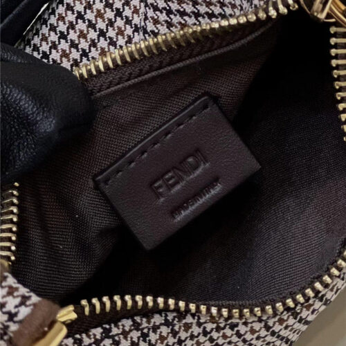 High Quality Luxury Fendi Crescent Underarm Bag product detail