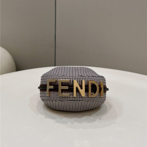 High Quality Luxury Fendi Crescent Underarm Bag product detail