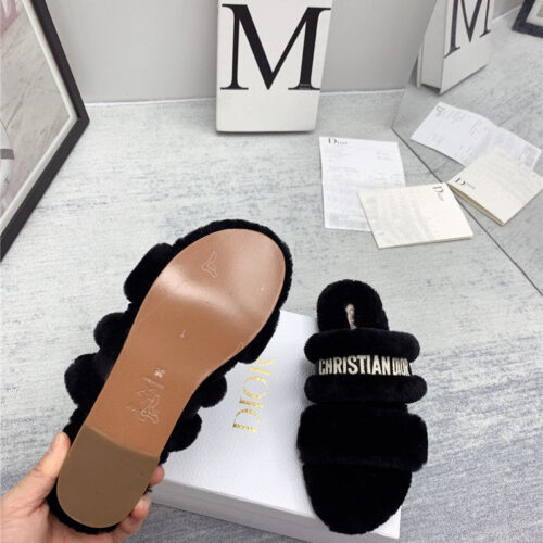 High Quality Luxury Dior Logo Wool Slippers – Style 32294 product detail