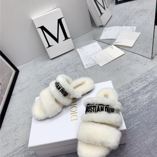 High Quality Luxury Dior Logo Wool Slippers product detail