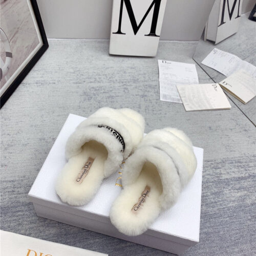 High Quality Luxury Dior Logo Wool Slippers product detail