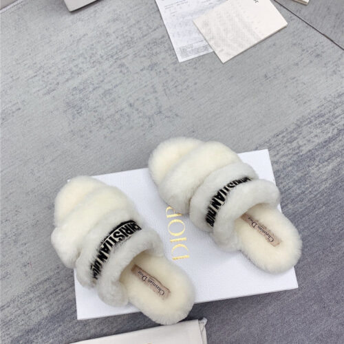 High Quality Luxury Dior Logo Wool Slippers product detail