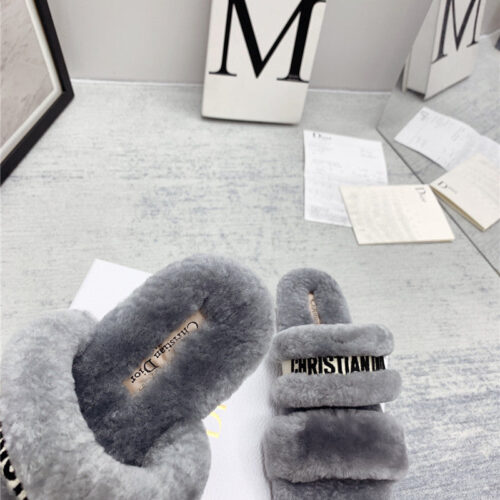 High Quality Luxury Dior Logo Wool Slippers – Style 34534 product detail