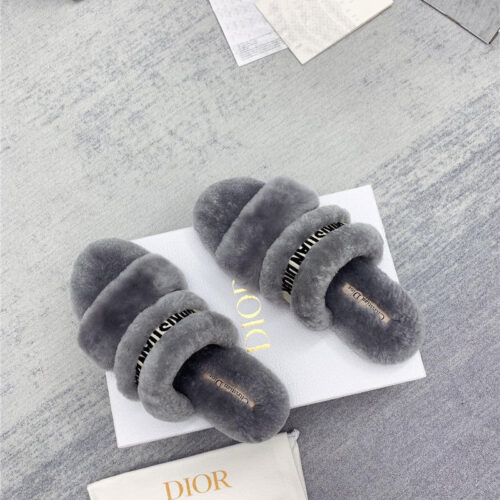 High Quality Luxury Dior Logo Wool Slippers – Style 34534 product detail