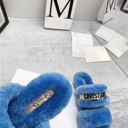 High Quality Luxury Dior Logo Wool Slippers – Style 22662 product detail