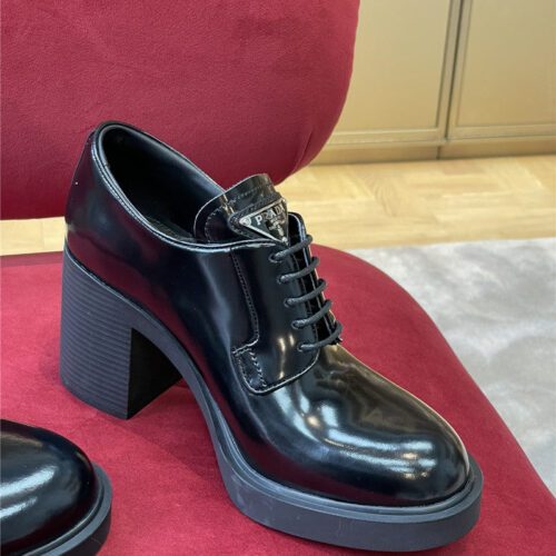 High Quality Luxury Prada Classic Logo Loafers – Style 26022 product detail