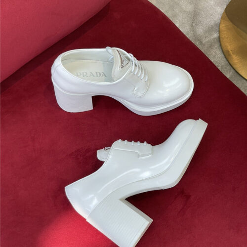 High Quality Luxury Prada Classic Logo Loafers product detail