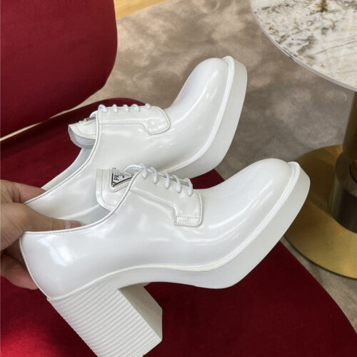High Quality Luxury Prada Classic Logo Loafers product detail
