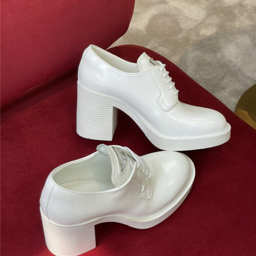 High Quality Luxury Prada Classic Logo Loafers product detail
