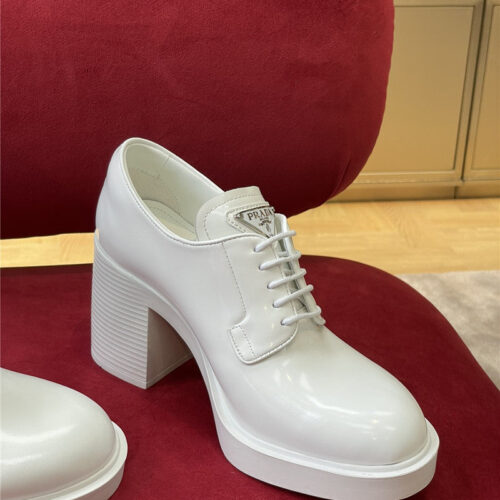 High Quality Luxury Prada Classic Logo Loafers product detail