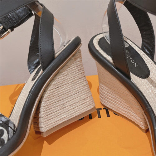 High Quality Luxury Louis Vuitton Straw Wedge Sandals – Style 30275 product detail