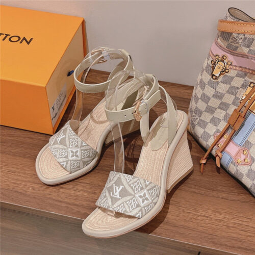 High Quality Luxury Louis Vuitton Straw Wedge Sandals – Style 09379 alternate view
