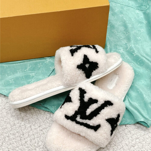 High Quality Luxury Louis Vuitton Flat Wool Slippers – Style 62531 product detail