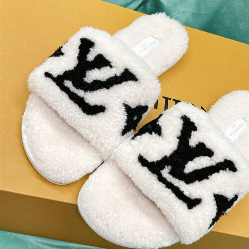 High Quality Luxury Louis Vuitton Flat Wool Slippers – Style 62531 product detail