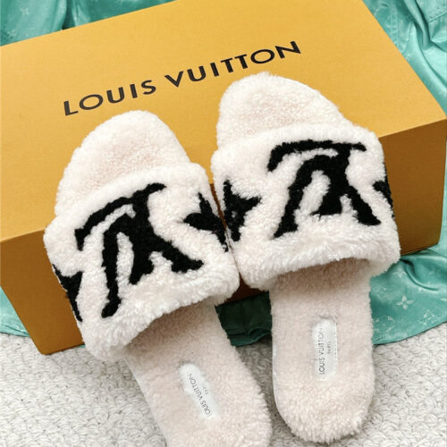 High Quality Luxury Louis Vuitton Flat Wool Slippers – Style 62531 product detail
