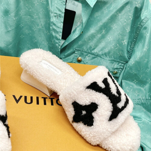 High Quality Luxury Louis Vuitton Chunky Heel Wool Slippers – Style 86947 product detail