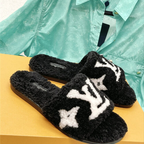 High Quality Luxury Louis Vuitton Flat Wool Slippers – Style 64227