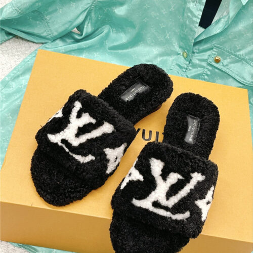 High Quality Luxury Louis Vuitton Chunky Heel Wool Slippers alternate view