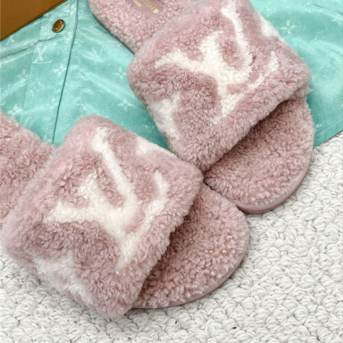 High Quality Luxury Louis Vuitton Flat Wool Slippers product detail