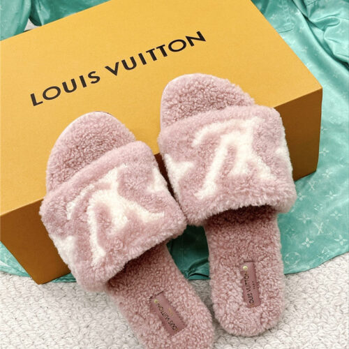 High Quality Luxury Louis Vuitton Flat Wool Slippers product detail