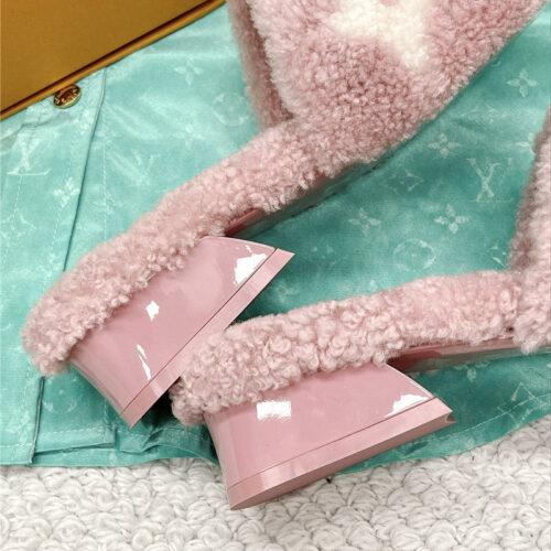 High Quality Luxury Louis Vuitton Chunky Heel Wool Slippers – Style 90339 product detail