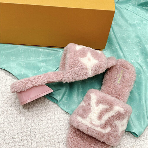 High Quality Luxury Louis Vuitton Chunky Heel Wool Slippers – Style 90339 product detail