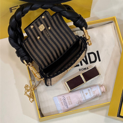 High Quality Luxury Fendi Nano Baguette Raffia Charm Mini Bag product detail