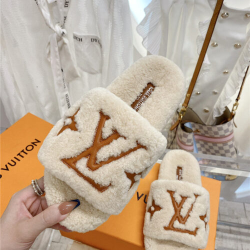 High Quality Luxury Louis Vuitton Logo Lambswool Slippers – Style 20067 product detail