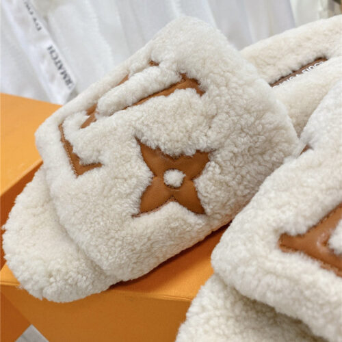 High Quality Luxury Louis Vuitton Logo Lambswool Slippers – Style 20067 product detail