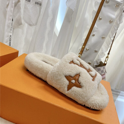 High Quality Luxury Louis Vuitton Logo Lambswool Slippers – Style 20067 product detail