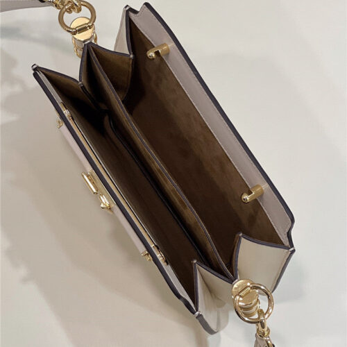 High Quality Luxury Fendi Baguette Pouch Bag product detail