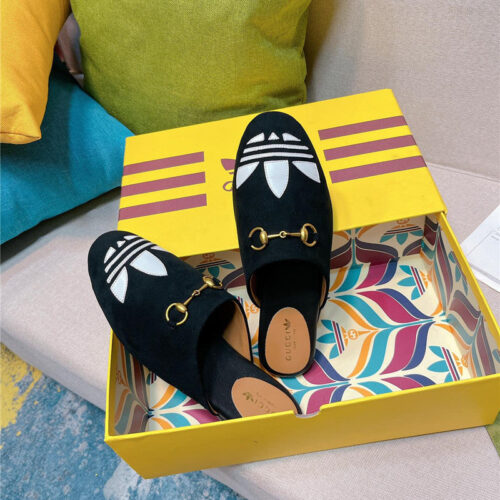 High Quality Luxury Gucci X Adidas Womens Trefoil Slipper – Style 94771 product detail