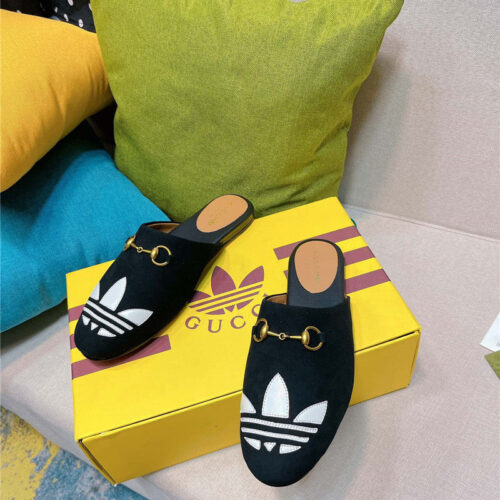High Quality Luxury Gucci X Adidas Womens Trefoil Slipper – Style 94771 product detail