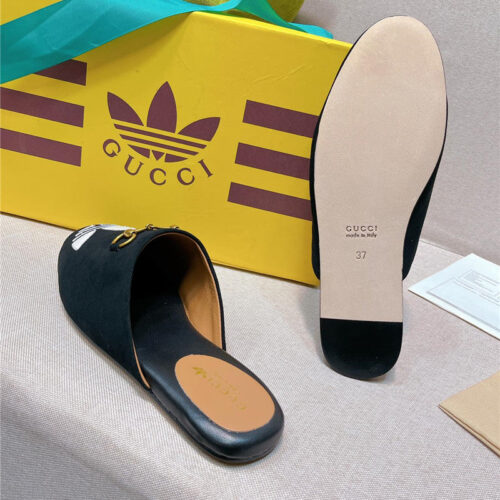 High Quality Luxury Gucci X Adidas Womens Trefoil Slipper – Style 94771 product detail