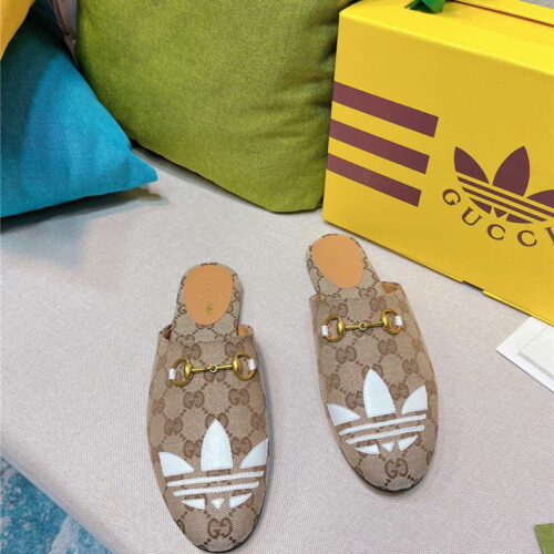 High Quality Luxury Gucci X Adidas Womens Trefoil Slipper – Style 96467 product detail