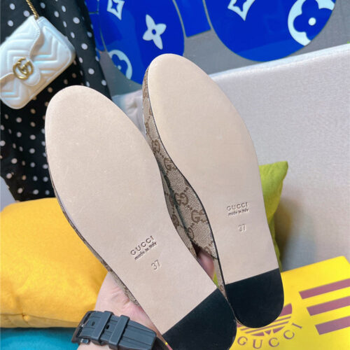 High Quality Luxury Gucci X Adidas Womens Trefoil Slipper – Style 96467 product detail